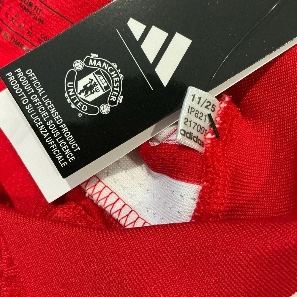 Adidas Manchester United 26/27 home jersey - Bruno Fernandes #8 Player V Size XL